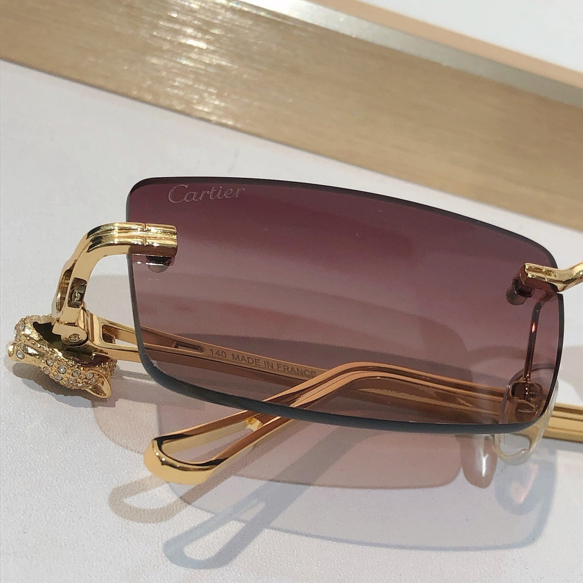 10-farbige randlose Sonnenbrille mit Pantherkopf CT0647S