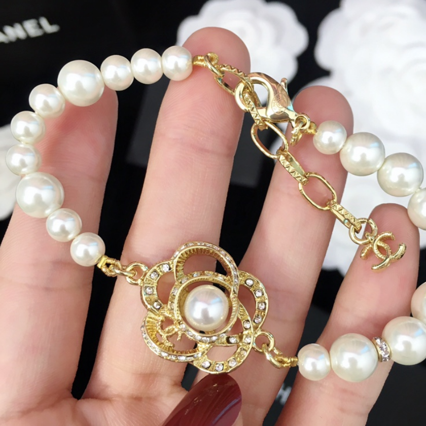 Camellia verstellbares Perlenarmband