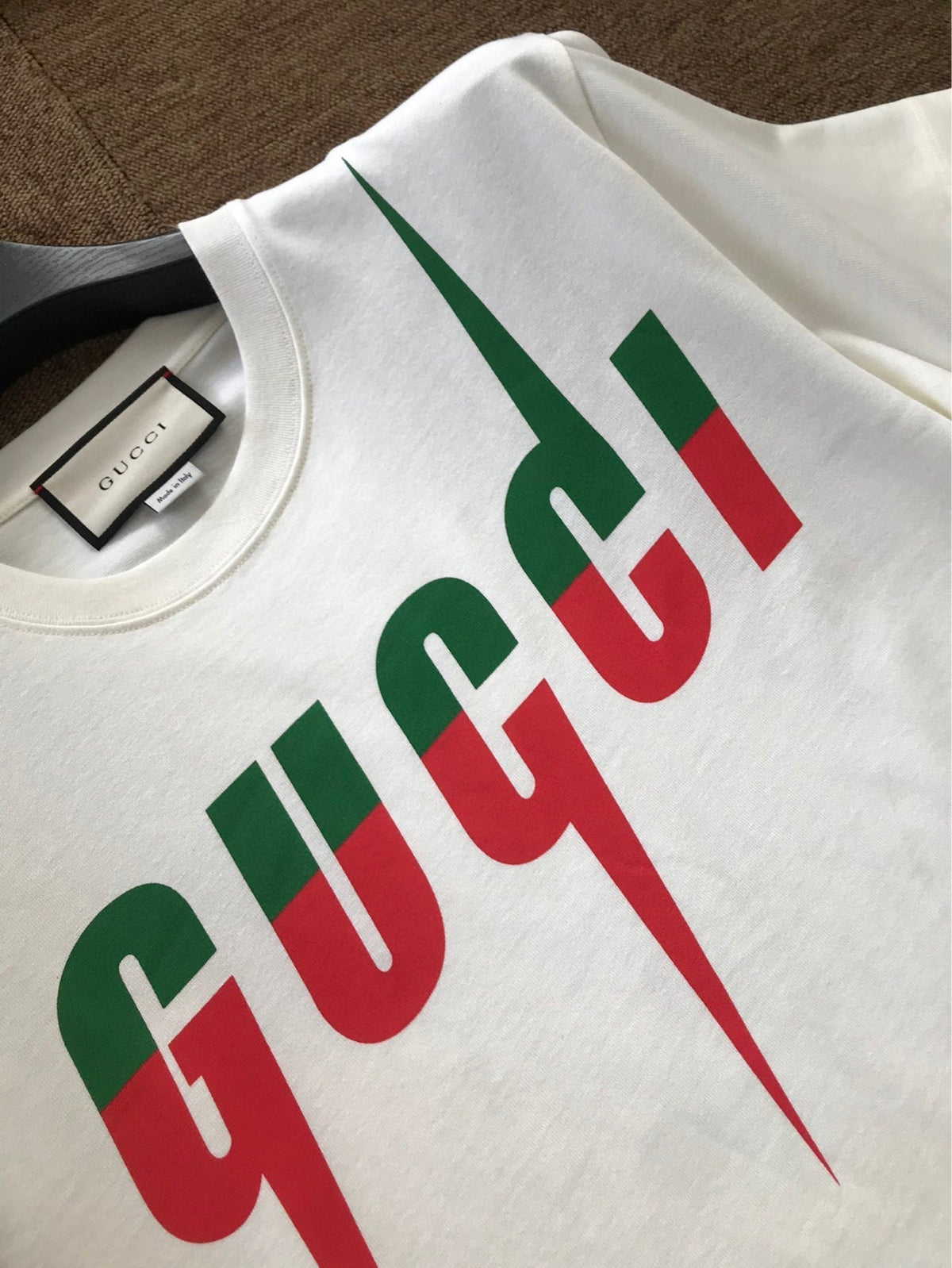 Unisex-T-Shirt aus Baumwolle mit Klingenschnitt