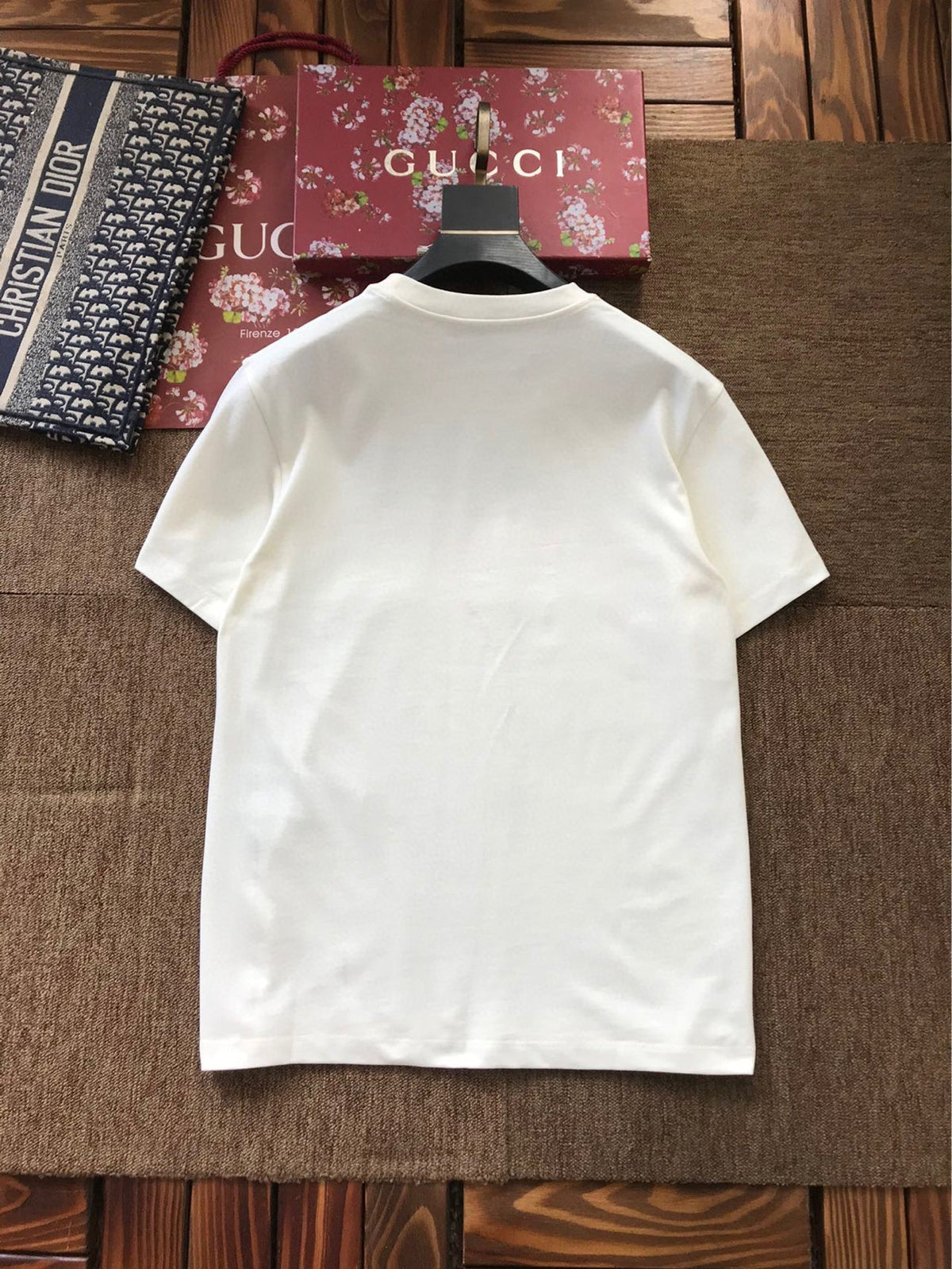 Unisex-T-Shirt aus Baumwolle mit Klingenschnitt