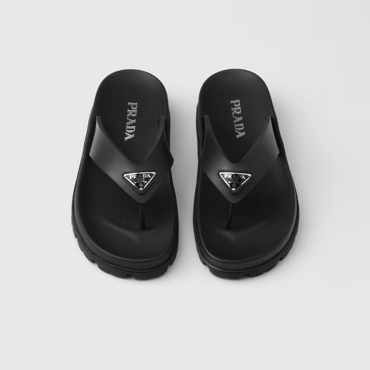 Gummiflipflops mit Dreieckslogo