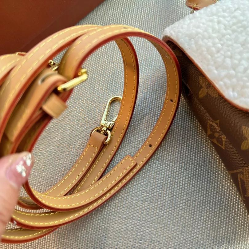 Locky Lambswool Leather Bag