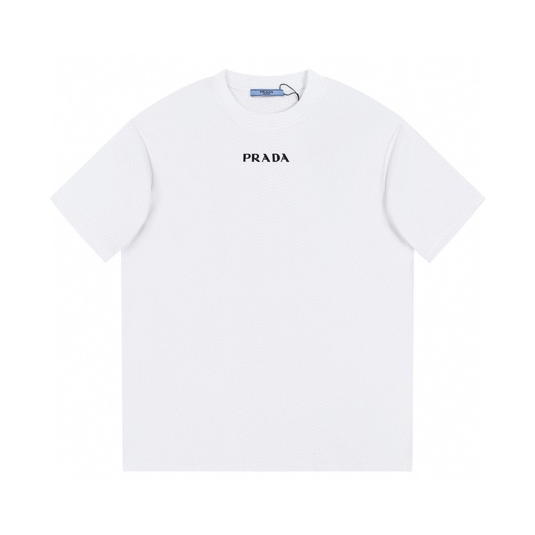 Einfaches bedrucktes T-Shirt