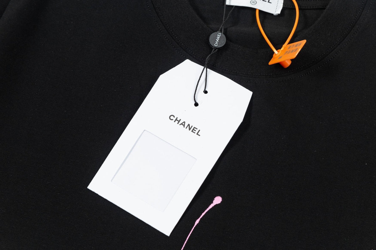 Buntes handgemachtes Graffiti-T-Shirt