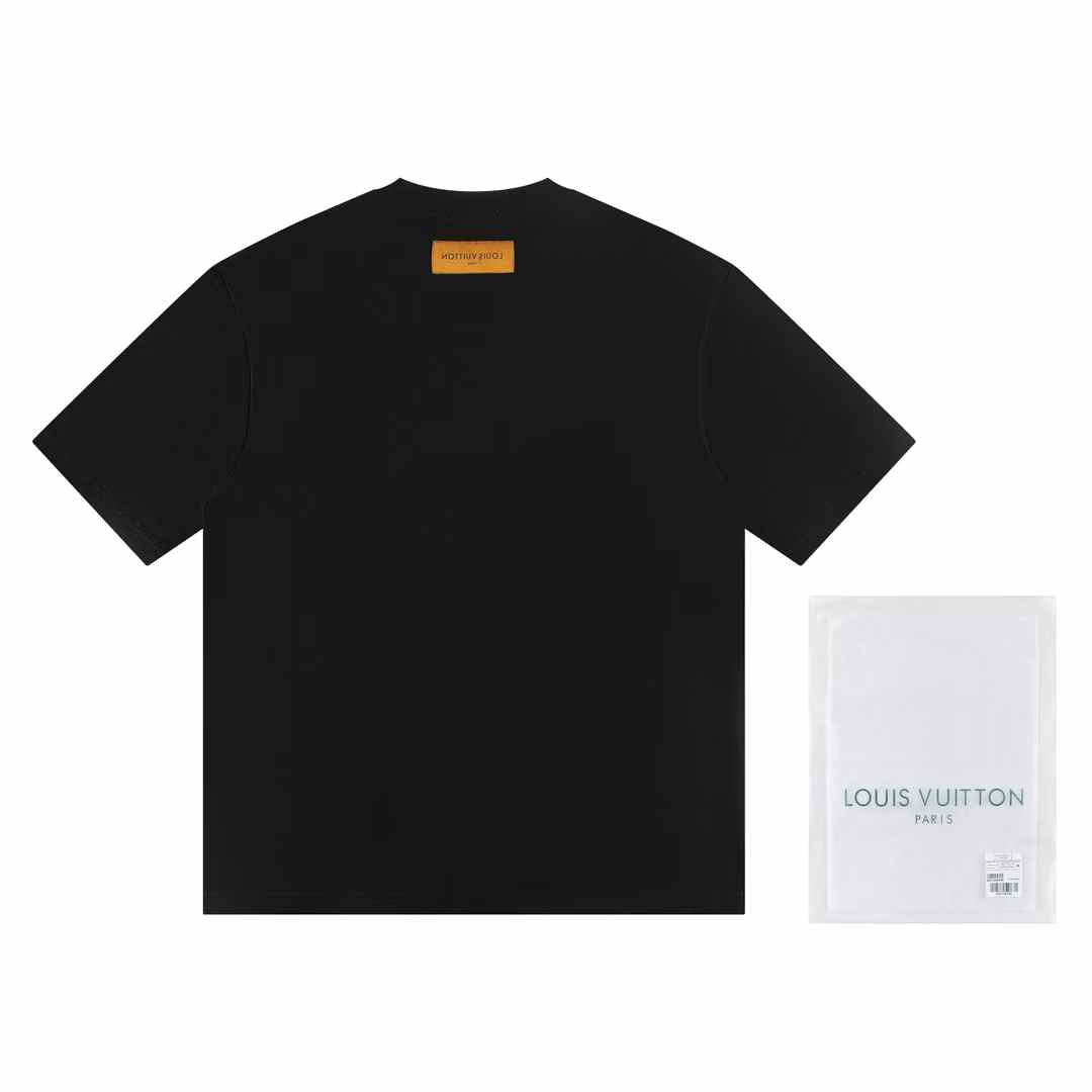 Neues farbenfrohes bedrucktes T-Shirt