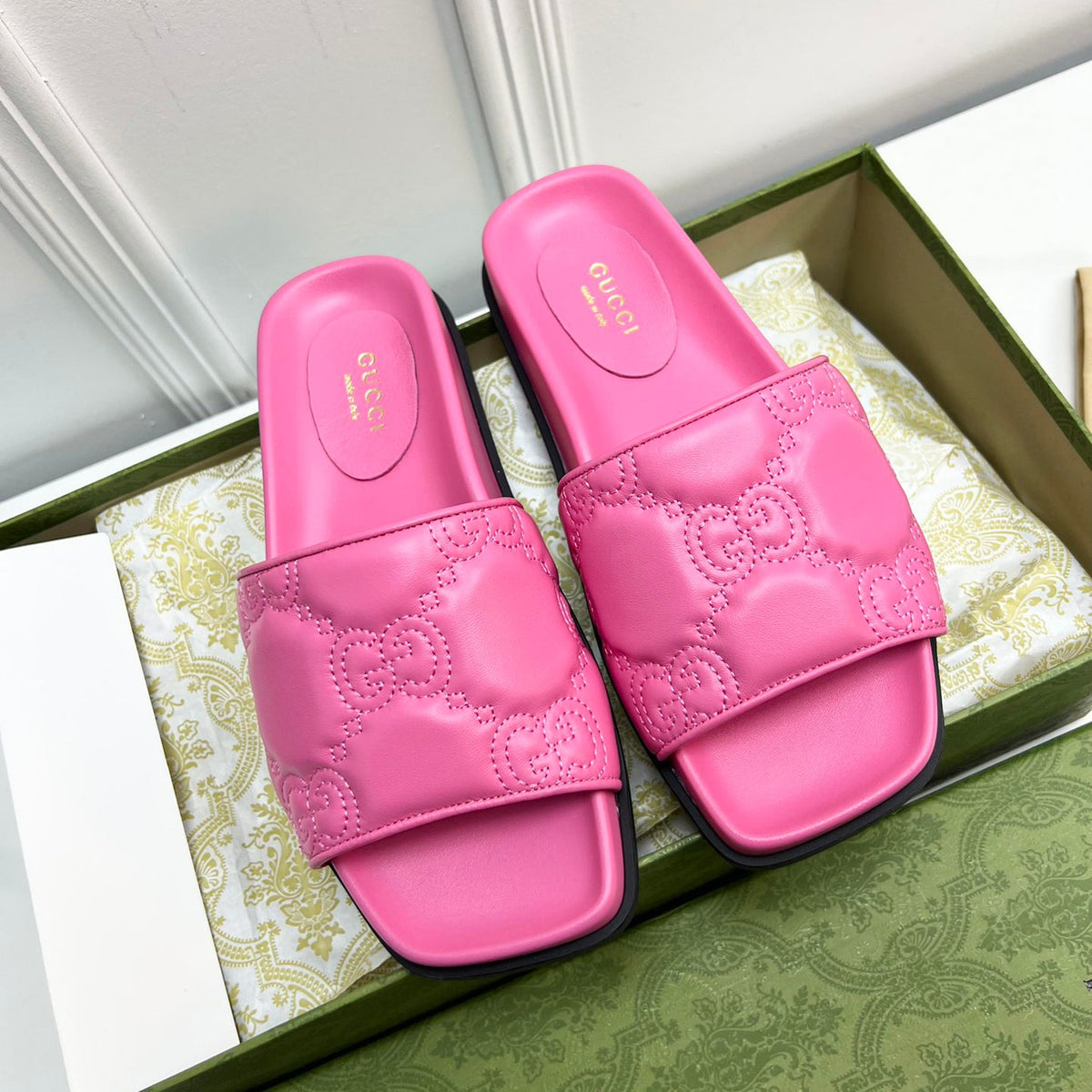 Trendy Embossed Flat Slippers