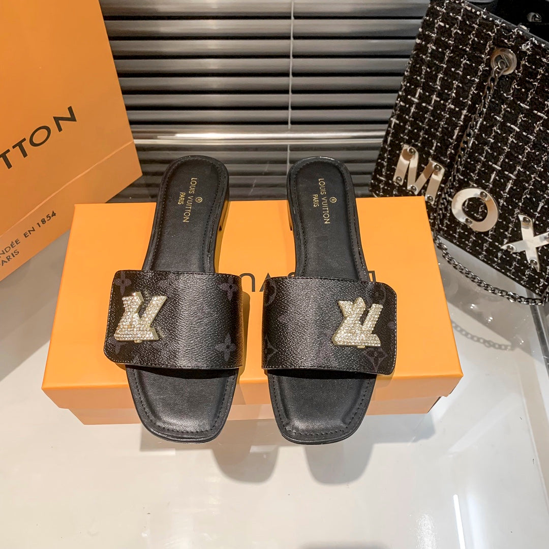 New Embossed Diamond Velcro Flat Slippers