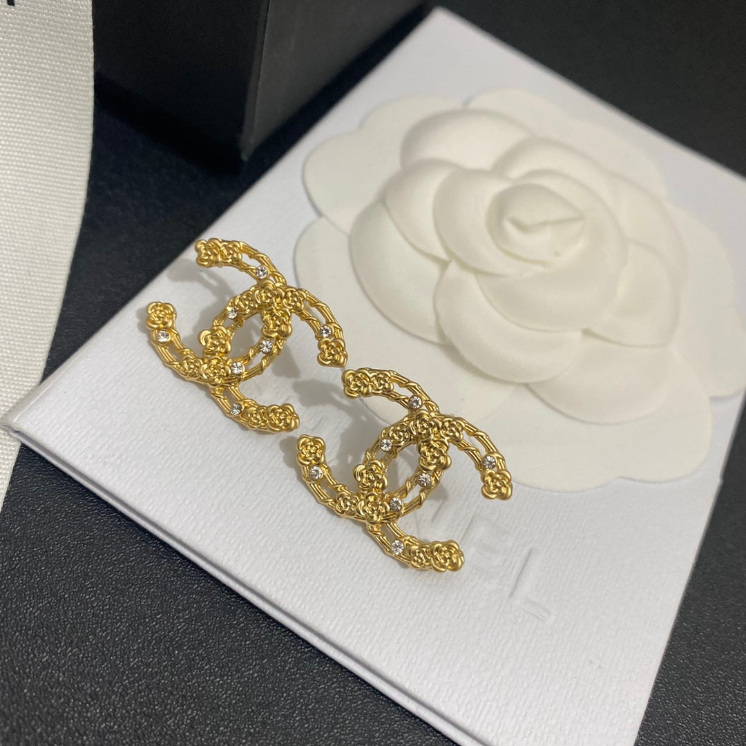 Durchbrochene Blumen-Diamantohrringe