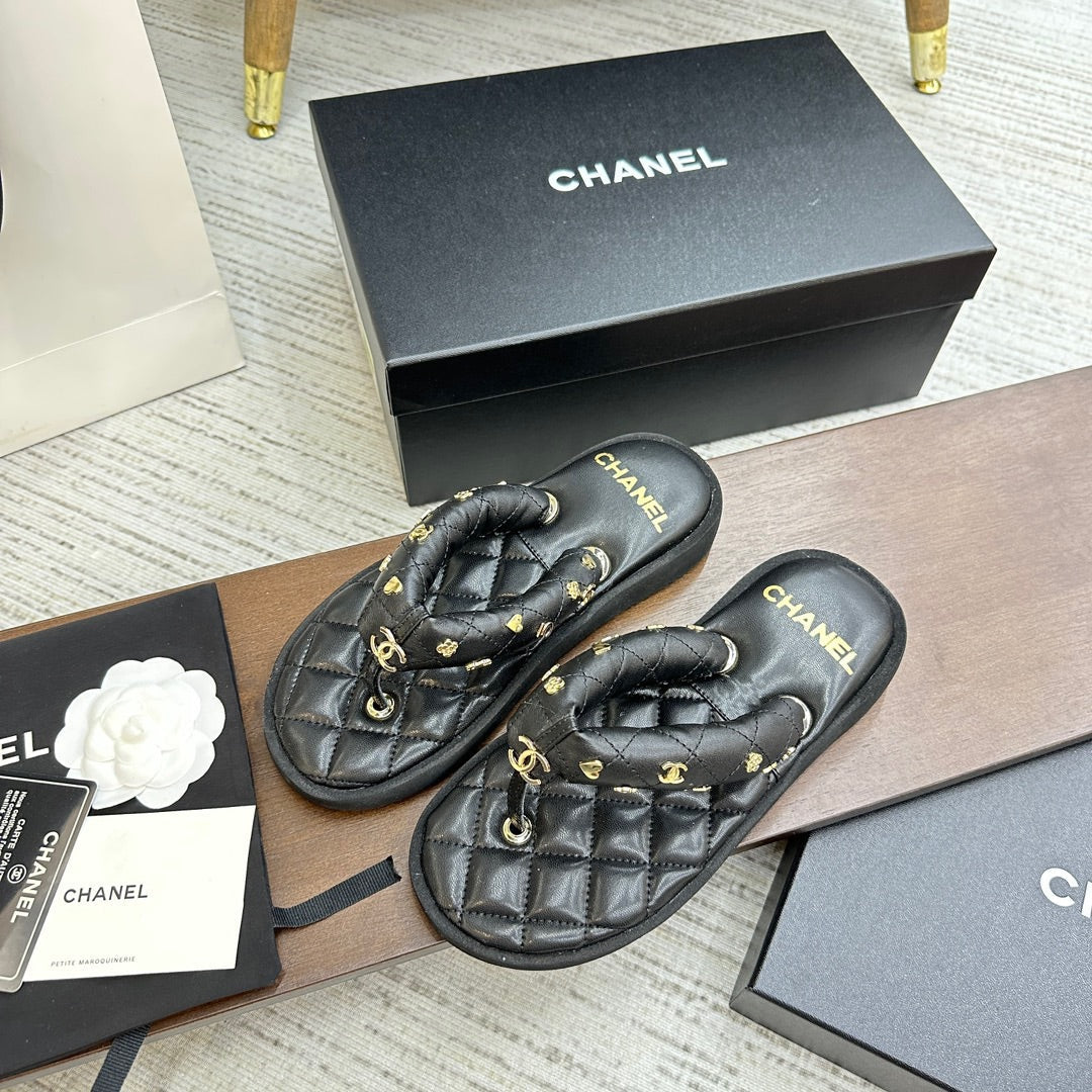 Modische Zehentrenner-Sandalen