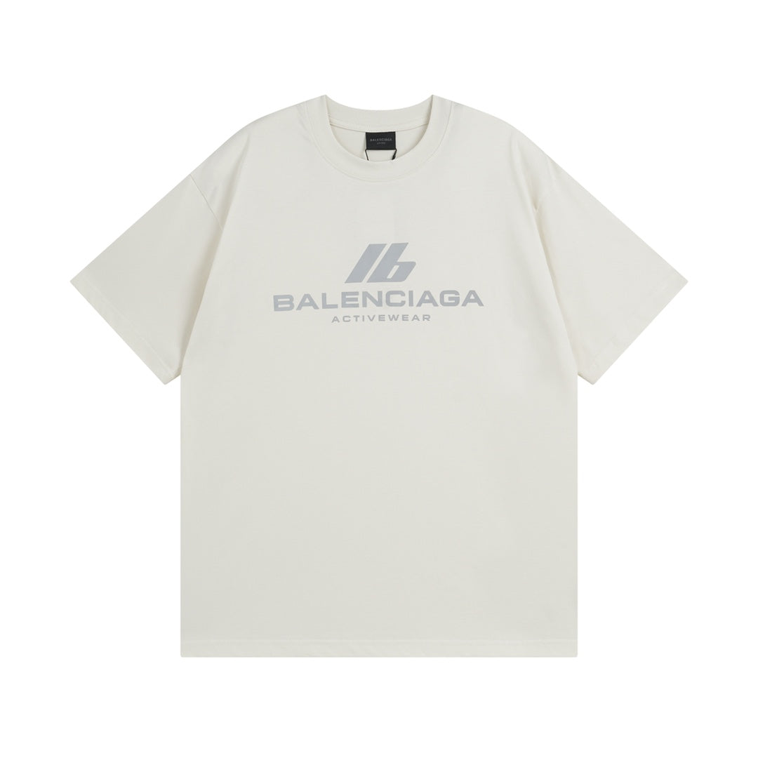 Einfaches T-Shirt mit Buchstaben-Print