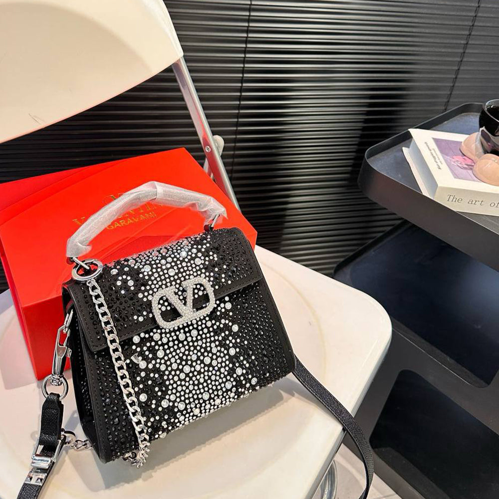 Handtasche mit quadratischem Glanzdiamant-Logo