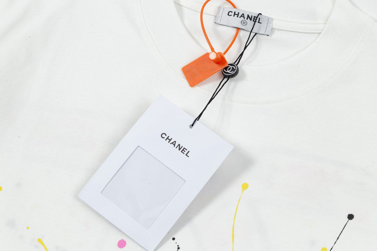 Buntes handgemachtes Graffiti-T-Shirt