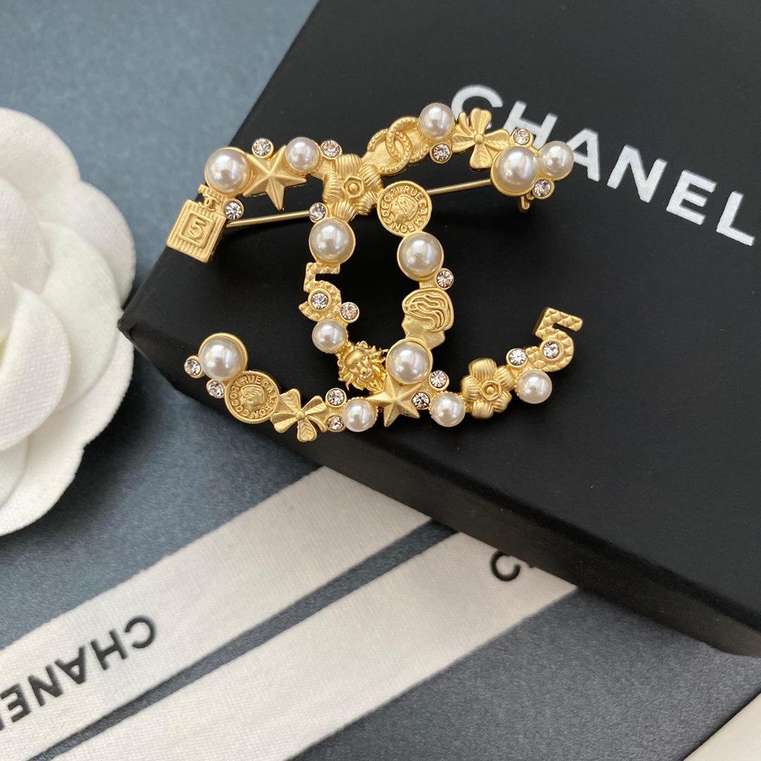 Klassische Diamant-Perlen-Goldbrosche