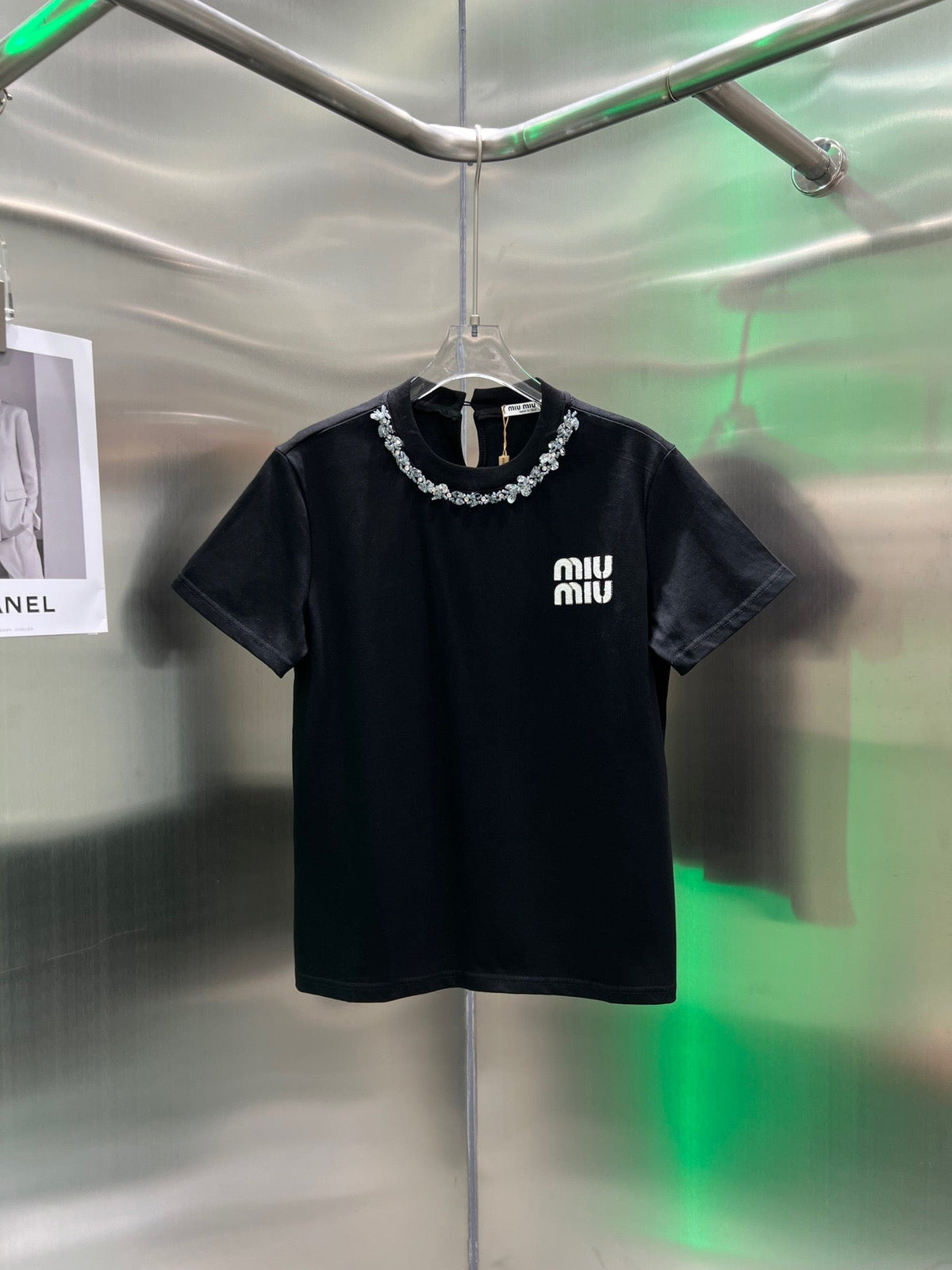 Neues Pailletten-Rundhals-Stickerei-T-Shirt