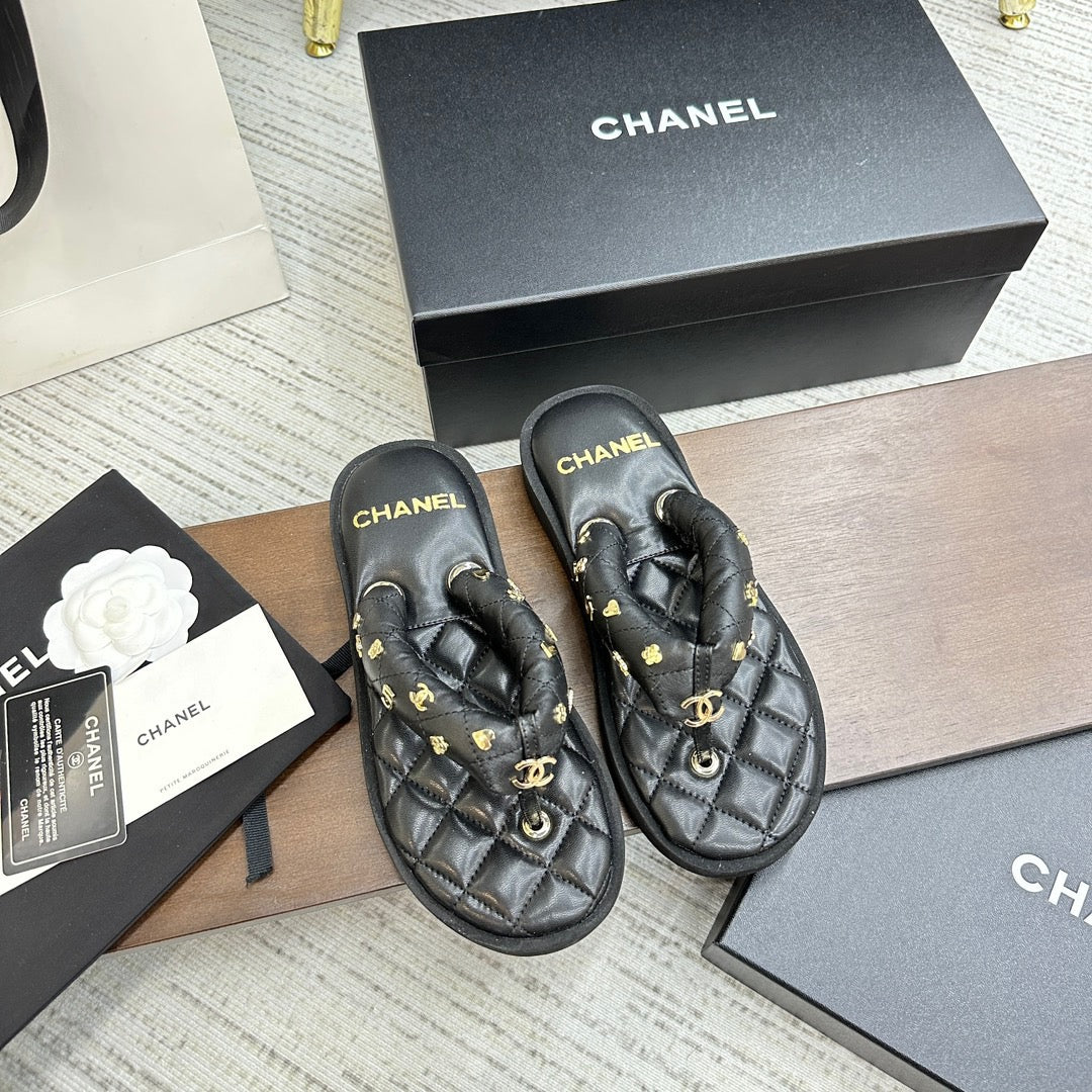 Modische Zehentrenner-Sandalen