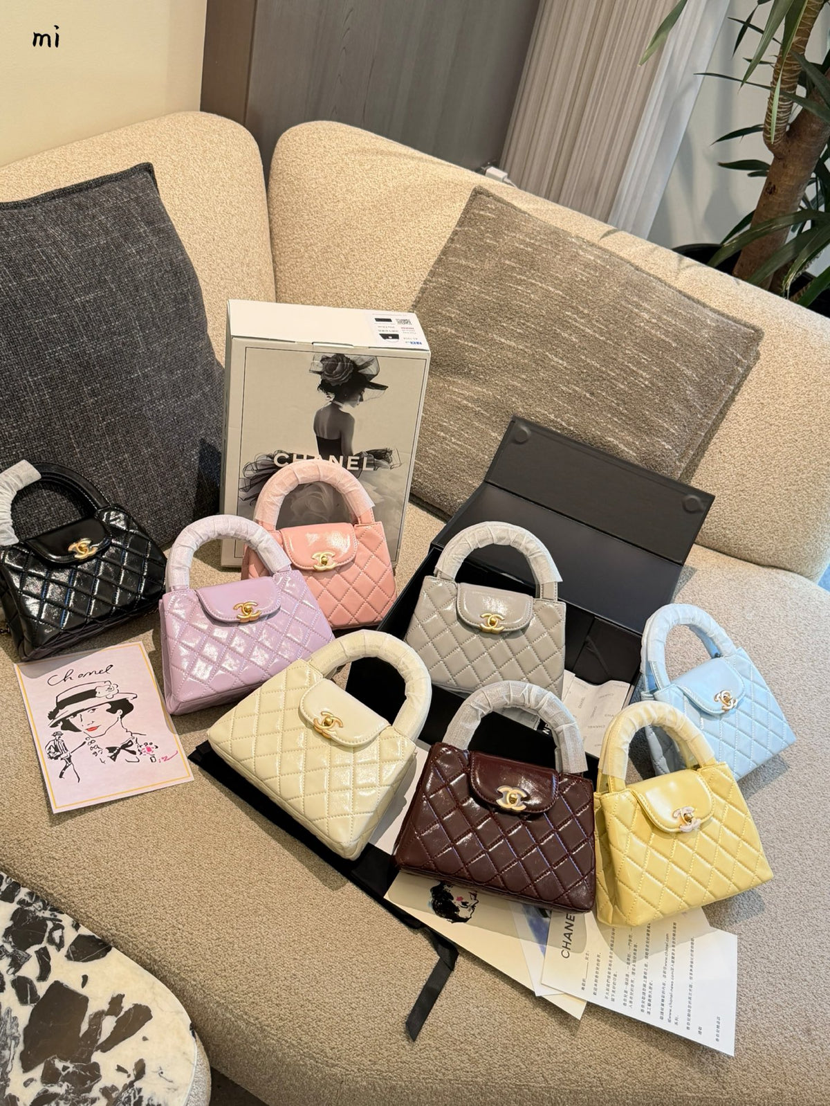 Classic Kelly-Style Chain Bag | Timeless Elegance