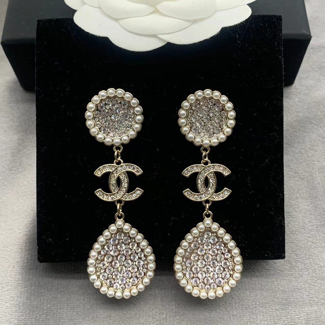 Voll besetzte Diamant-Ohrringe