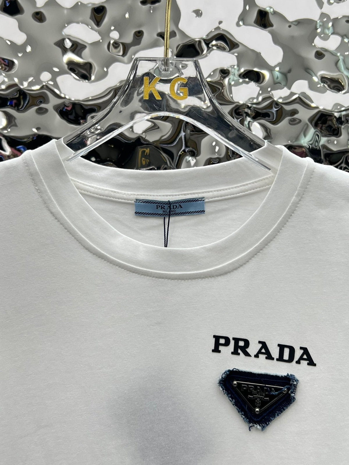 Baumwoll-T-Shirt im schlichten Stil