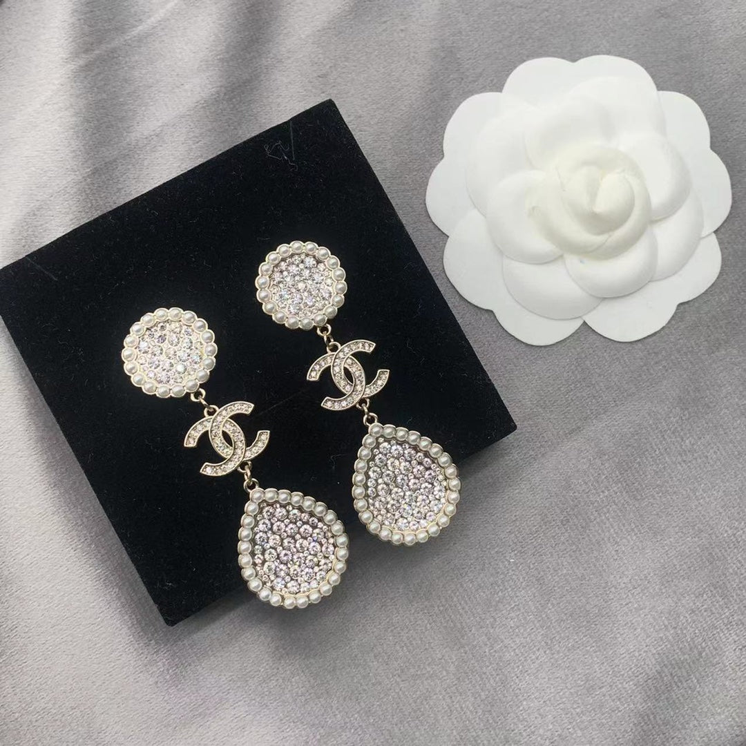 Voll besetzte Diamant-Ohrringe