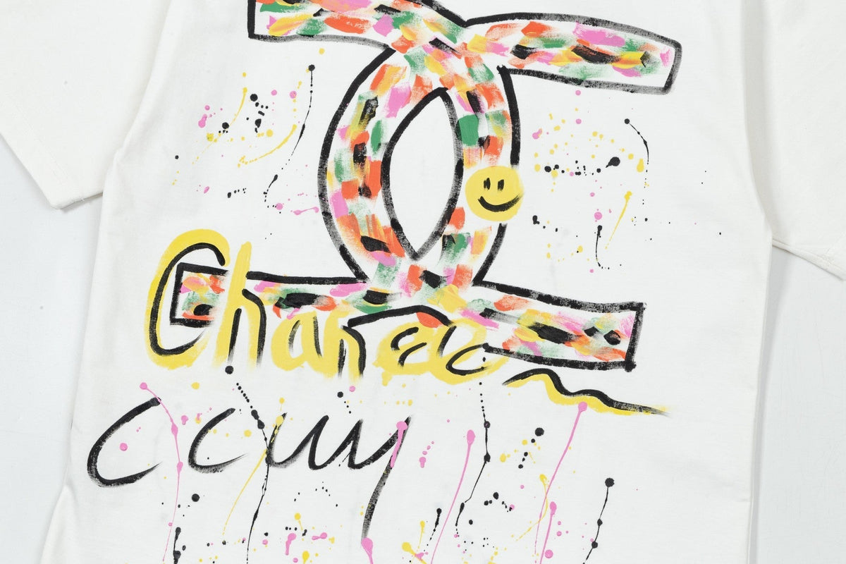 Buntes handgemachtes Graffiti-T-Shirt