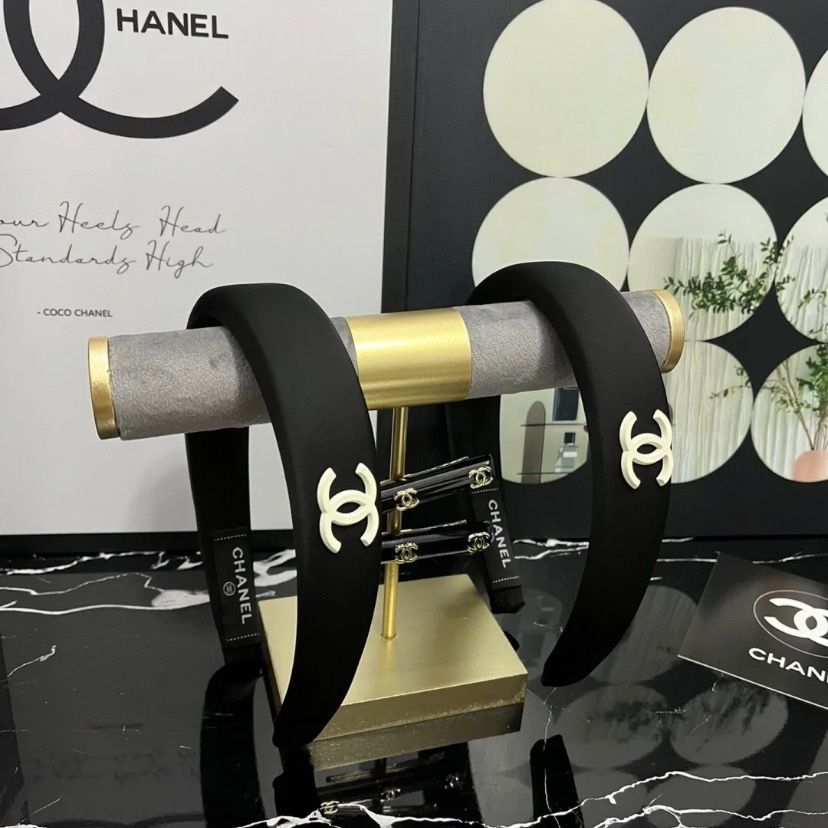 Elegantes Satin-Haarband