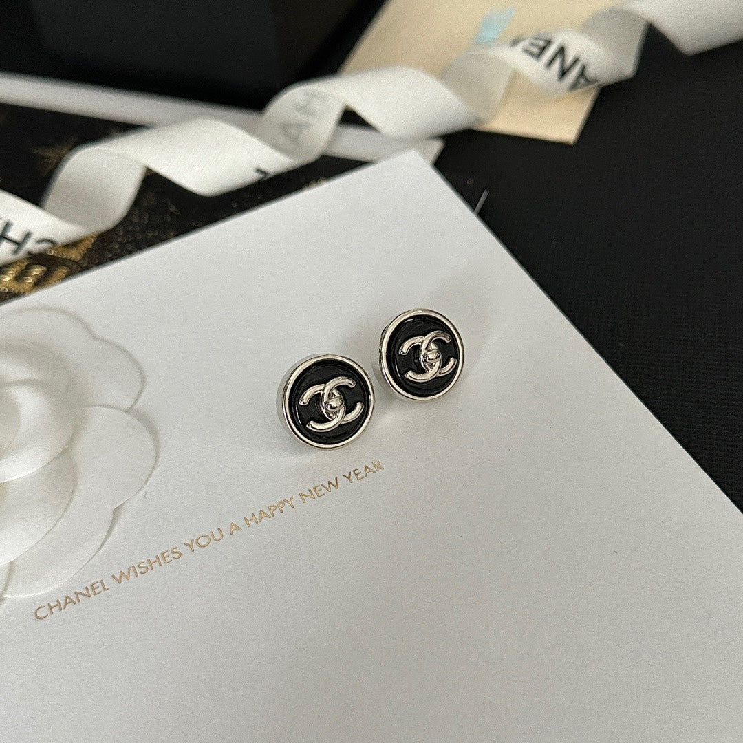 Mini runde Vintage-Ohrstecker