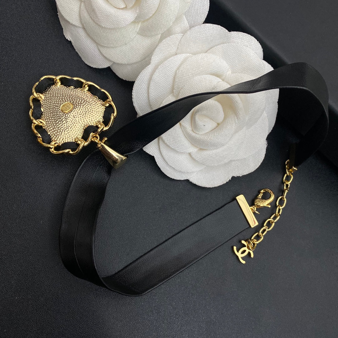Vintage herzförmiger Choker