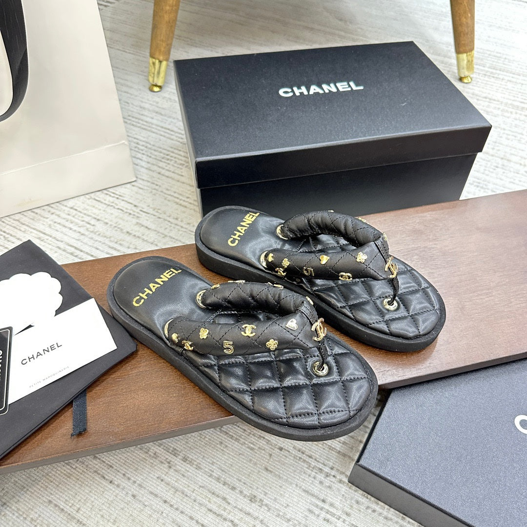 Modische Zehentrenner-Sandalen