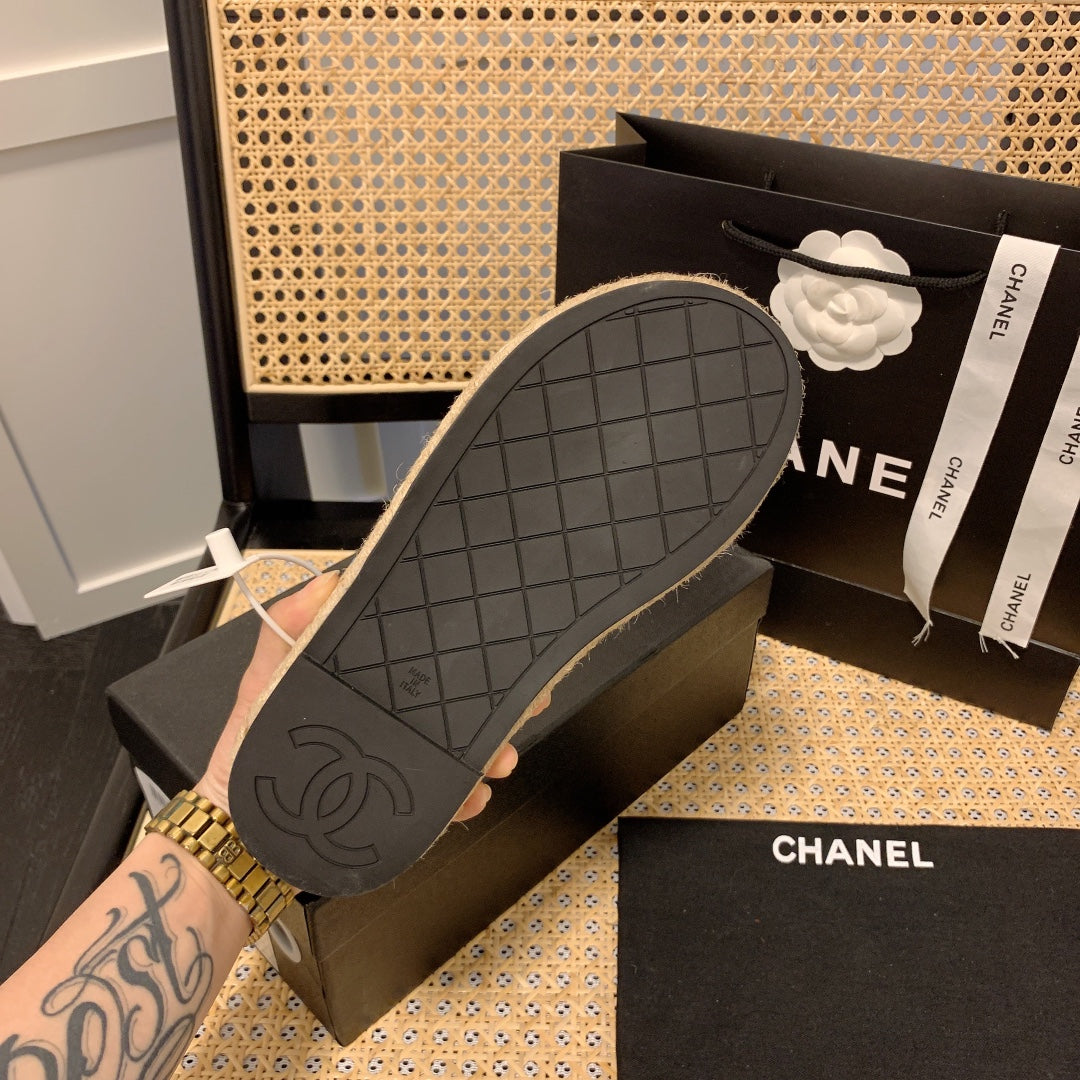 Stroh Flip Flop Ketten-Sandalen