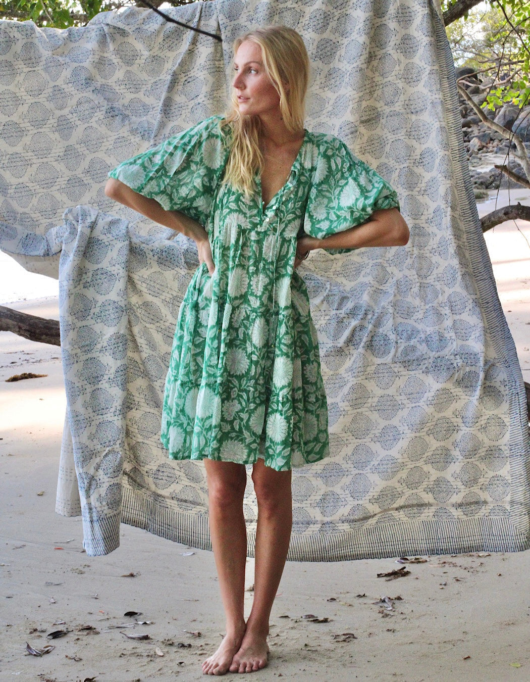 Emerald Neera Short Dress – Gefüttert