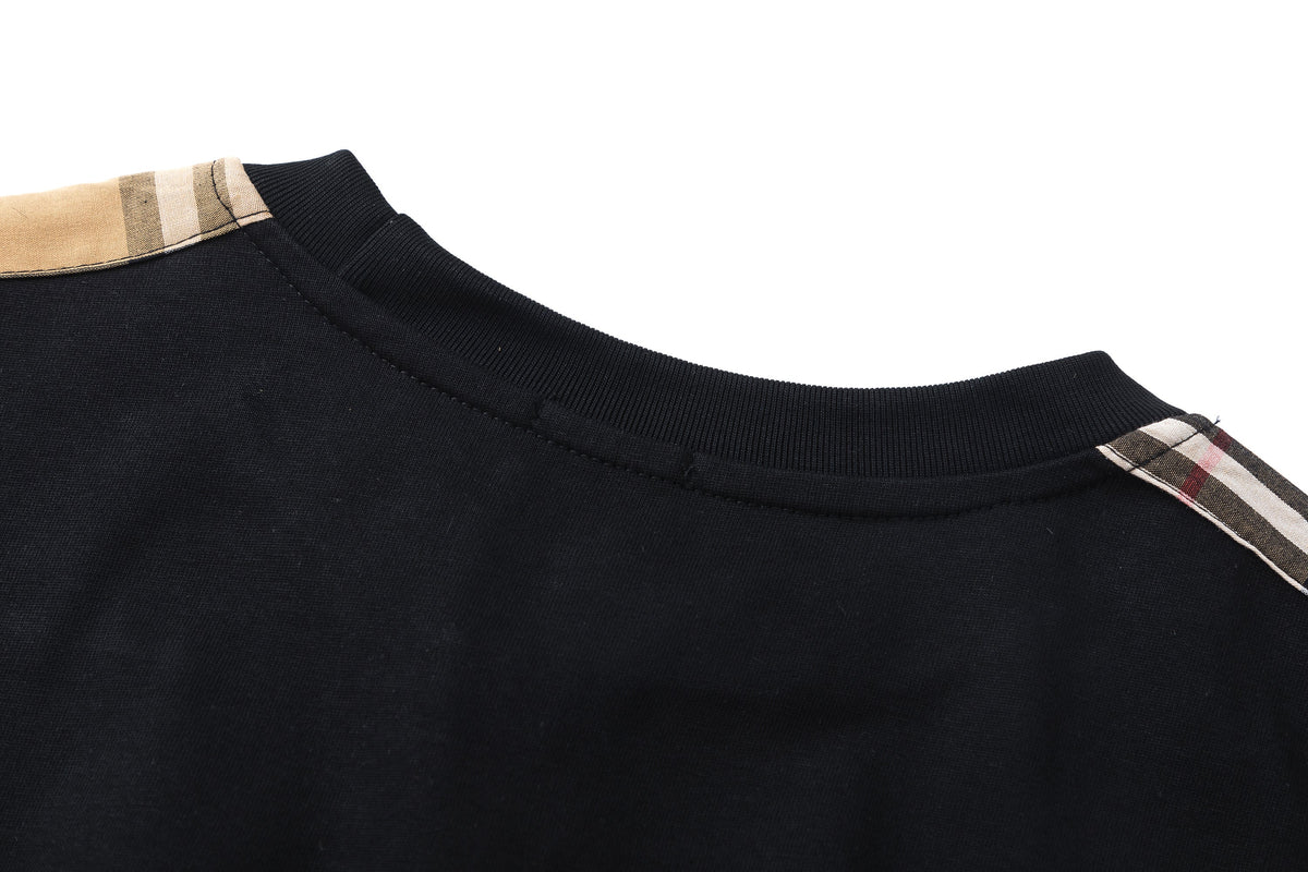 Klassisches kariertes T-Shirt