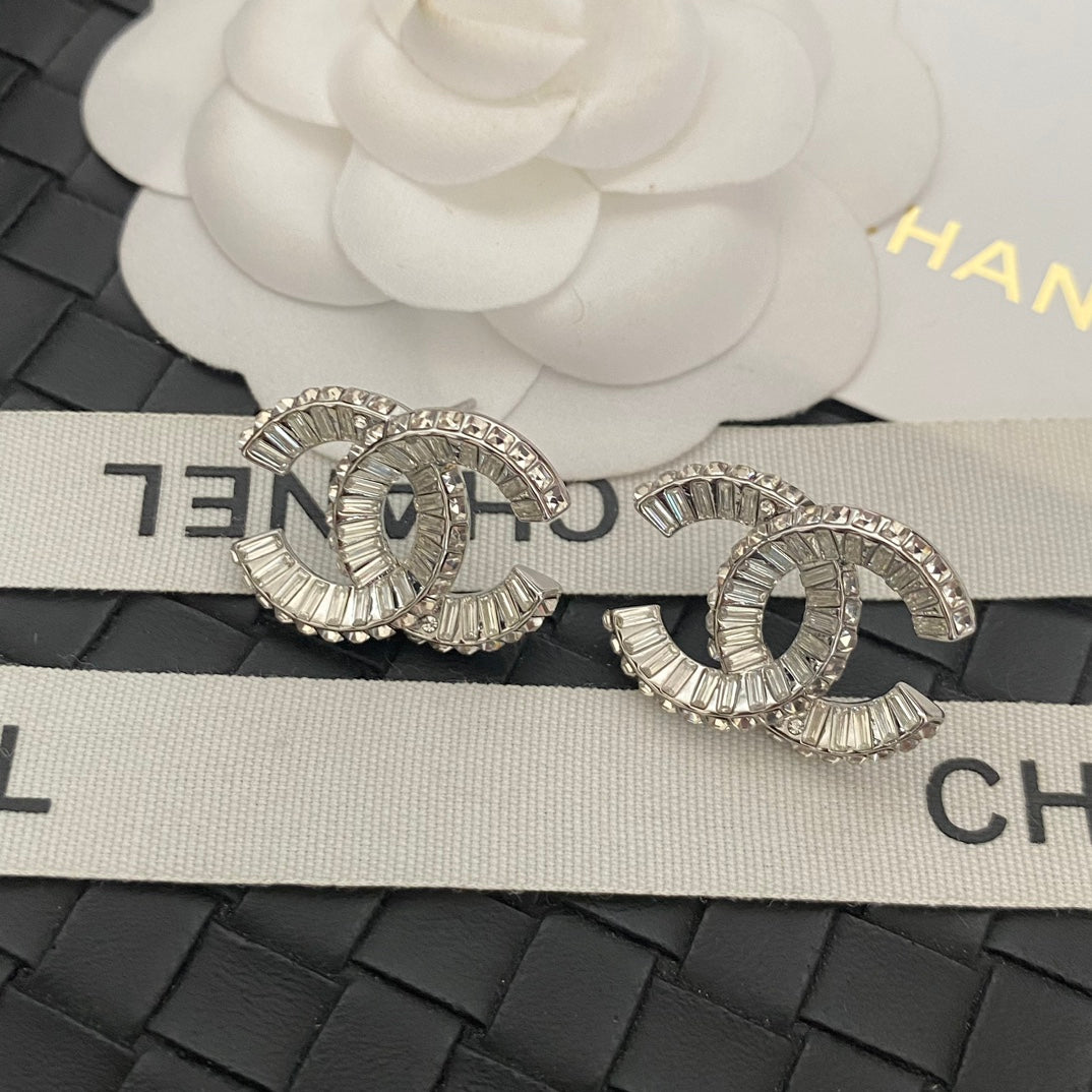 Fashion Kristall Logo Ohrstecker