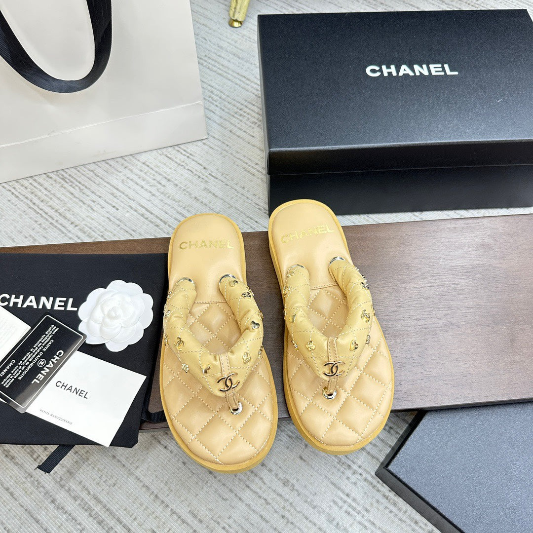 Modische Zehentrenner-Sandalen