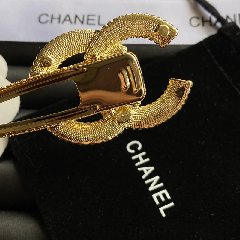 Goldperlen-Haarspange mit Buchstaben
