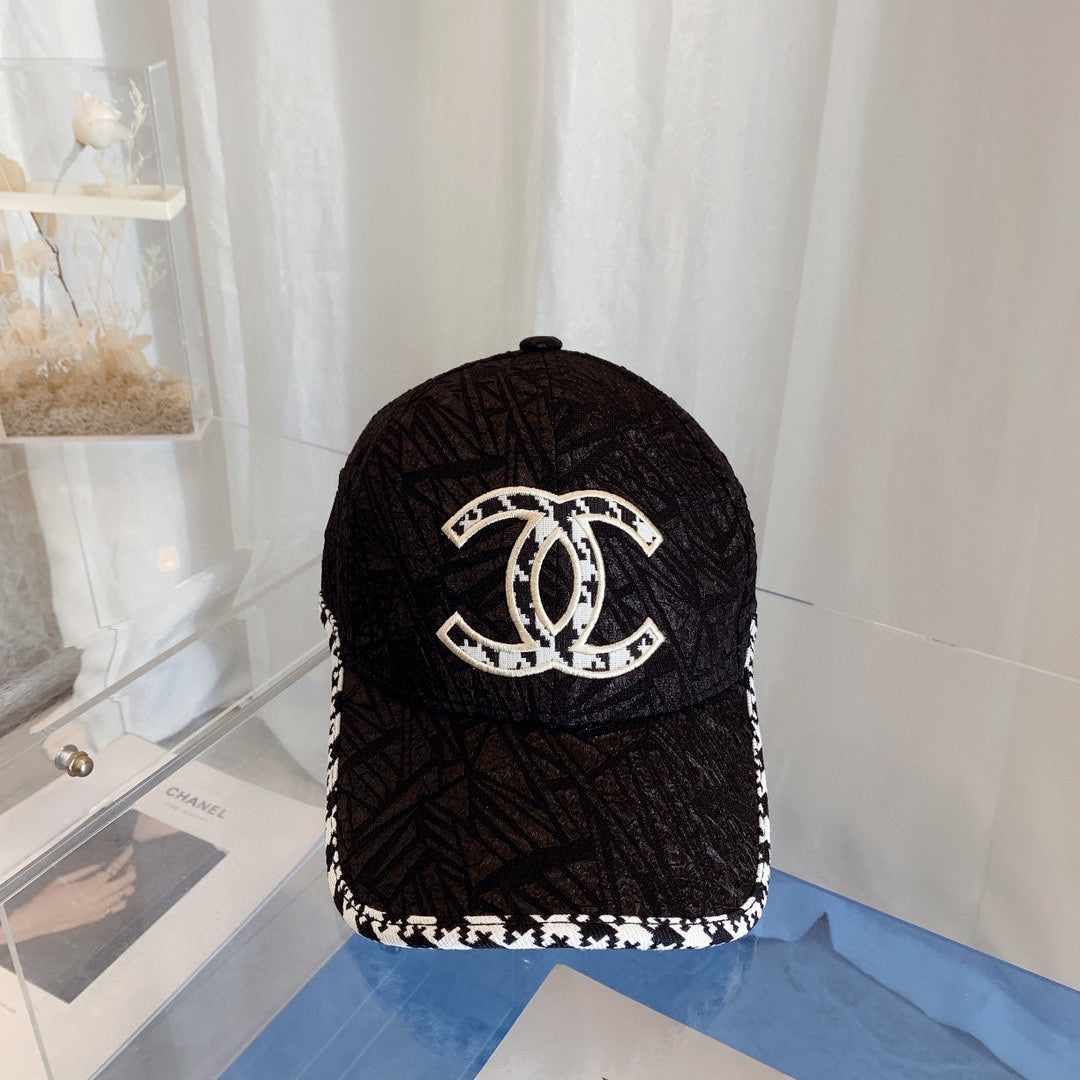 Modische plissierte Baseballkappe