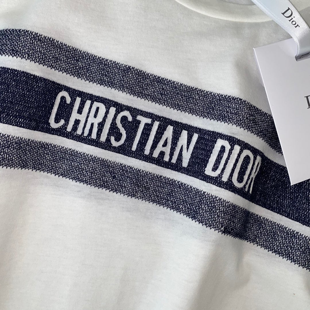 T-Shirt mit Batikgarn-Stickerei