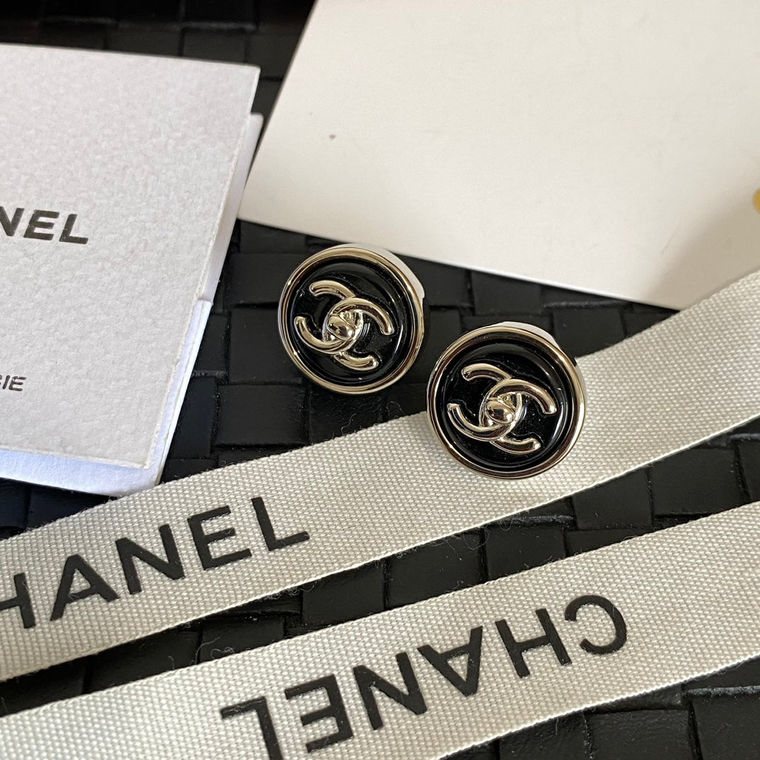 Mini runde Vintage-Ohrstecker