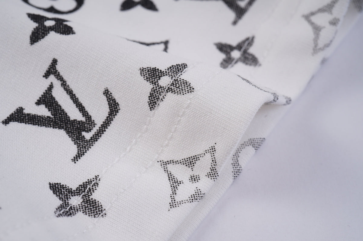 T-Shirt mit Farbverlauf-Buchstabenprint