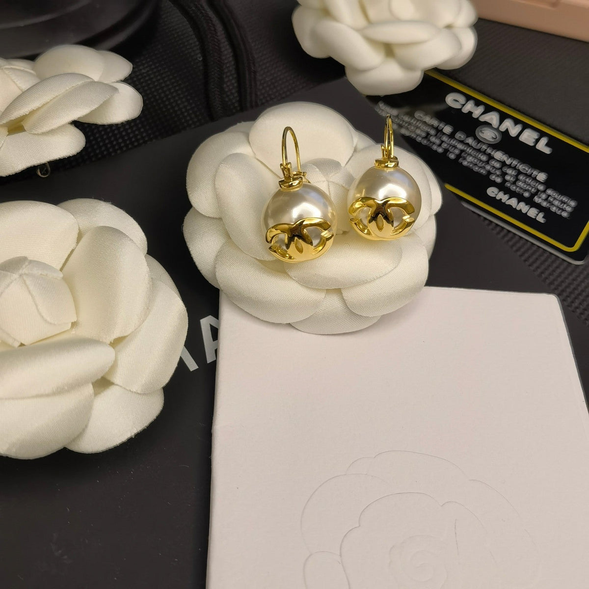 Elegante Perlenohrringe