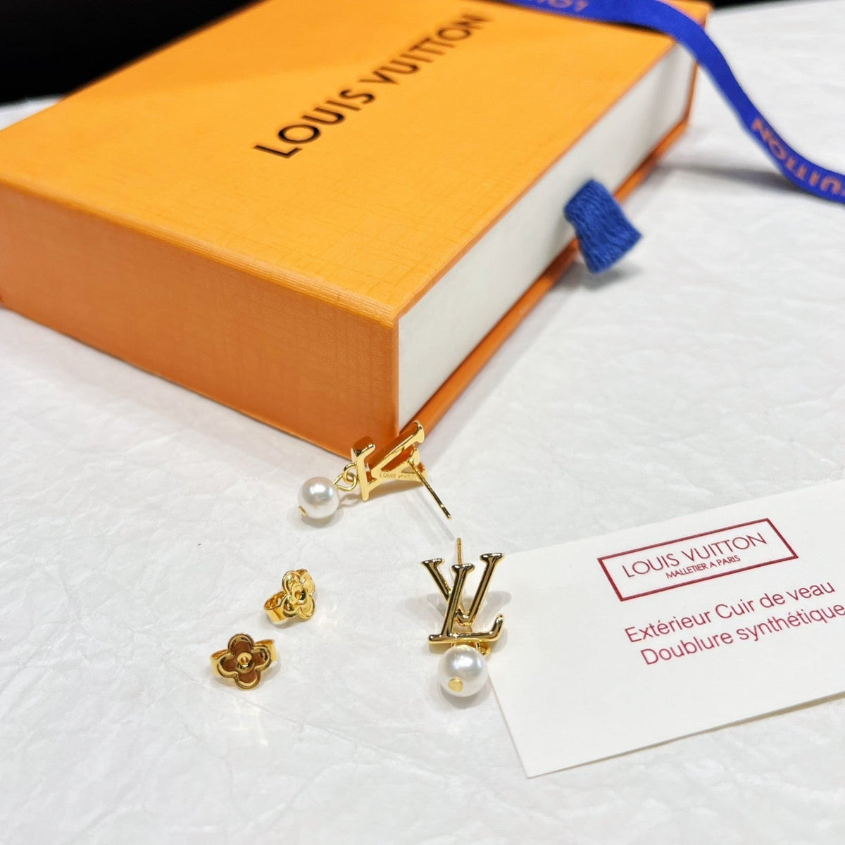 Ikonisches Logo Perlenschmuck-Set