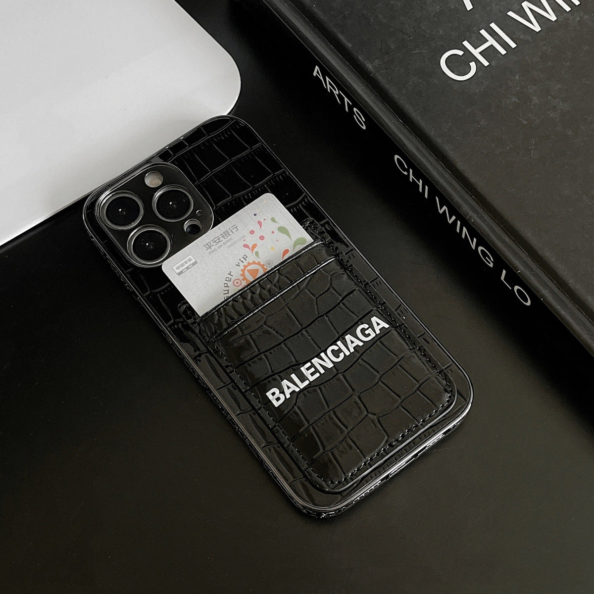 Luxuriöses Etui aus Lackleder