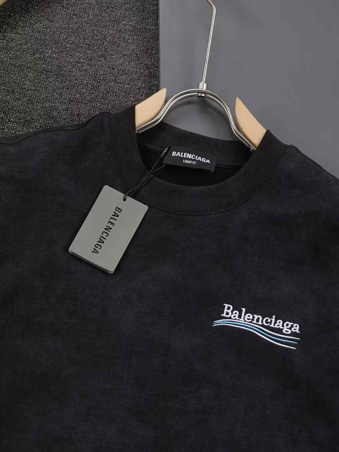 Neues Farbschema für T-Shirts nach dem neuesten Modetrend