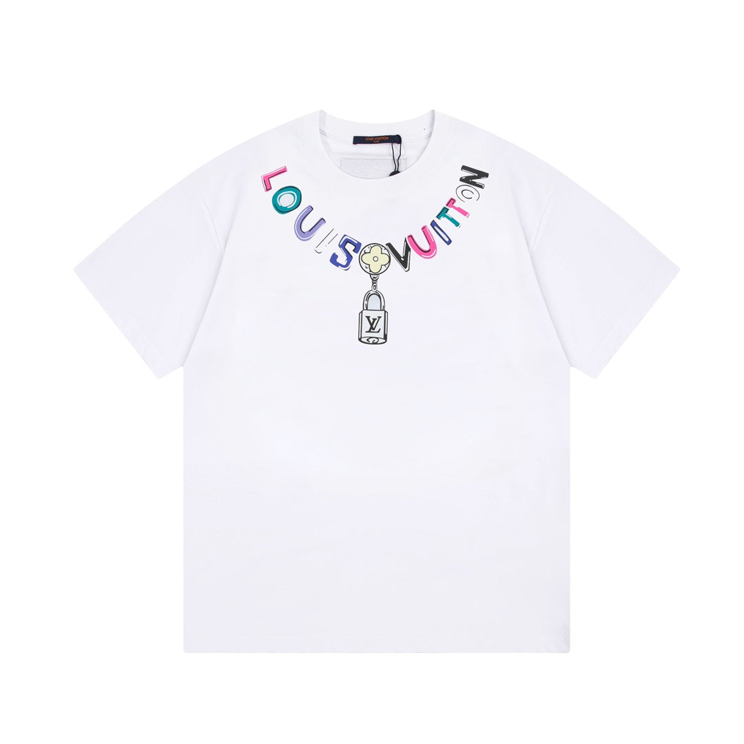 T-Shirt mit bunten Buchstaben