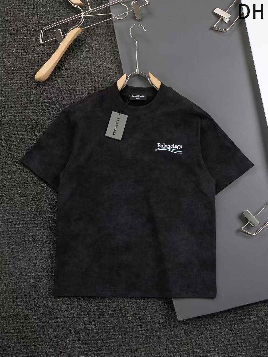 Neues Farbschema für T-Shirts nach dem neuesten Modetrend