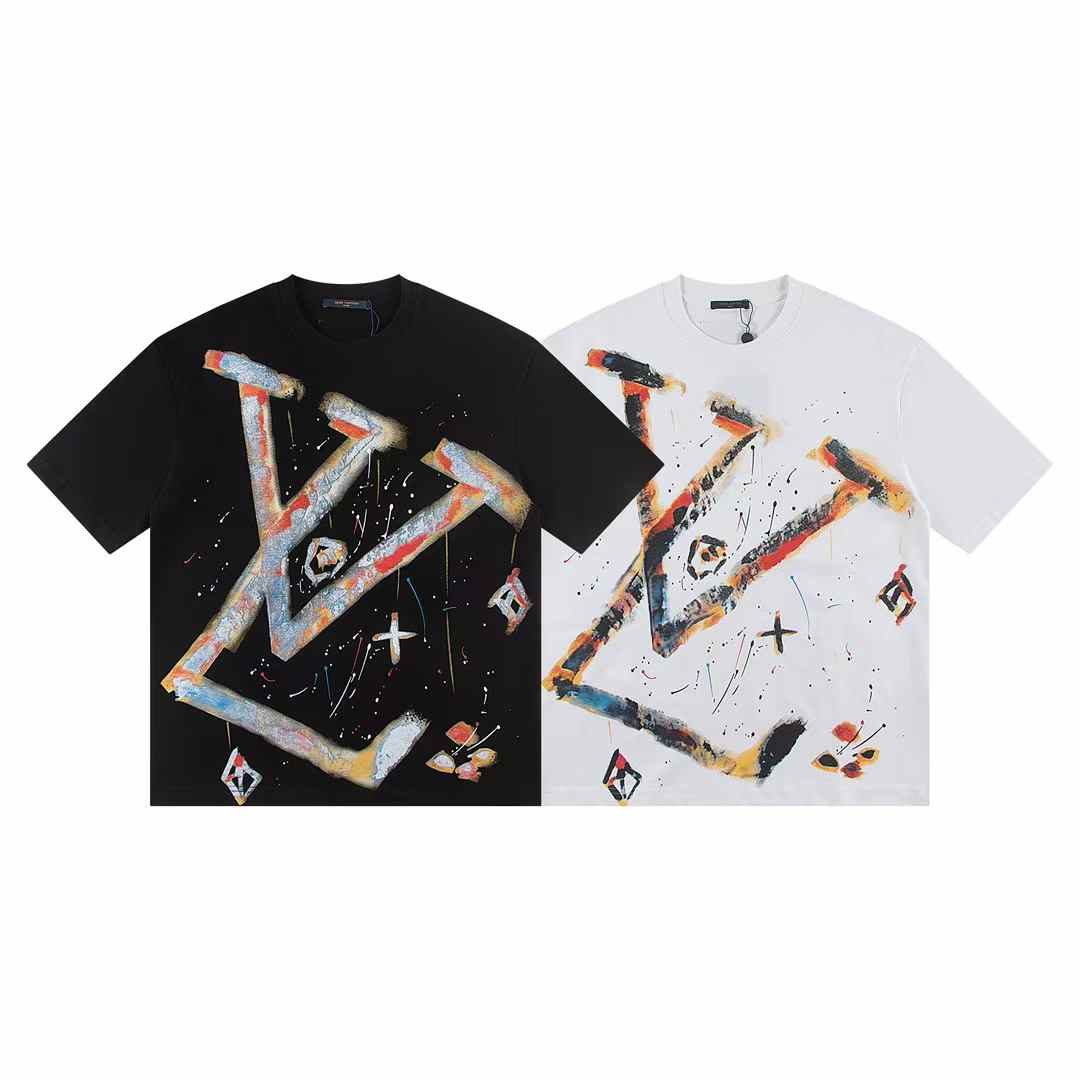 Neues farbenfrohes bedrucktes T-Shirt