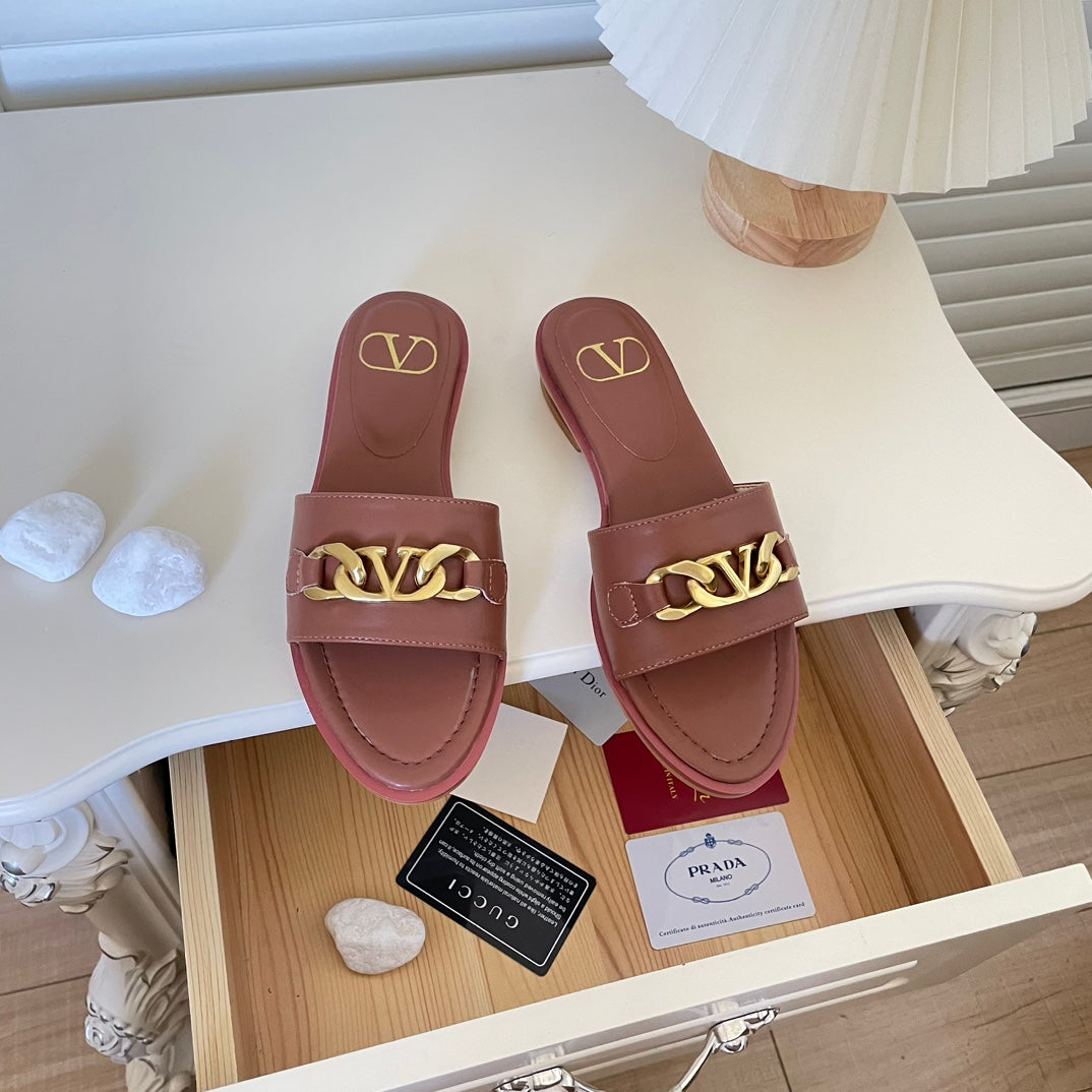 Logo Chain Flat Slides