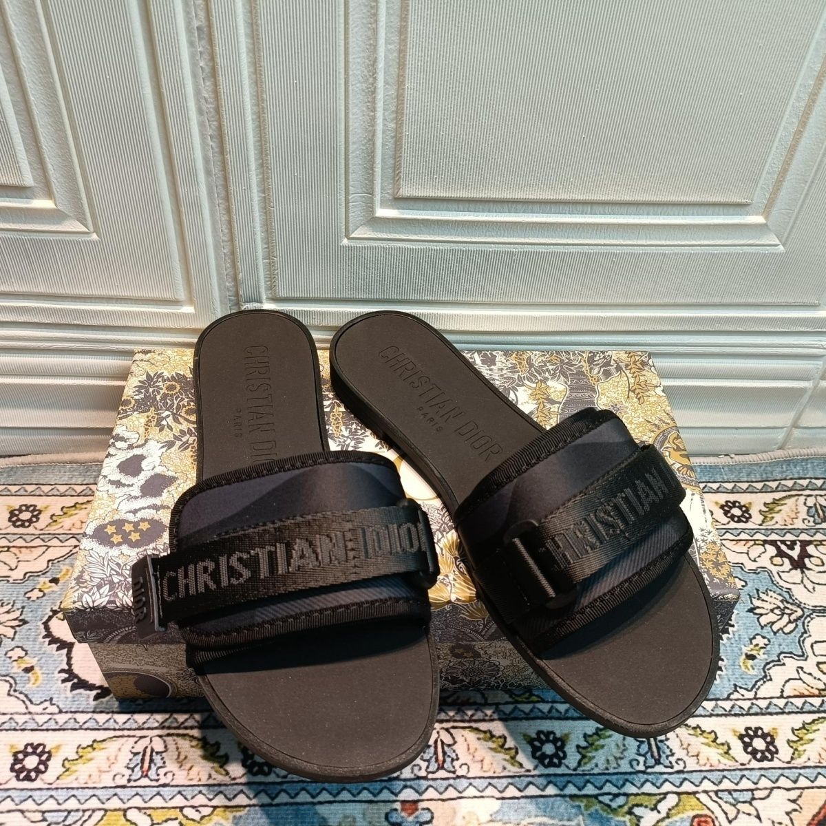Velcro Embossed Flat Slippers