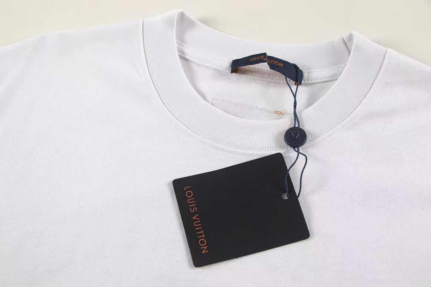 Dreidimensional bedrucktes T-Shirt