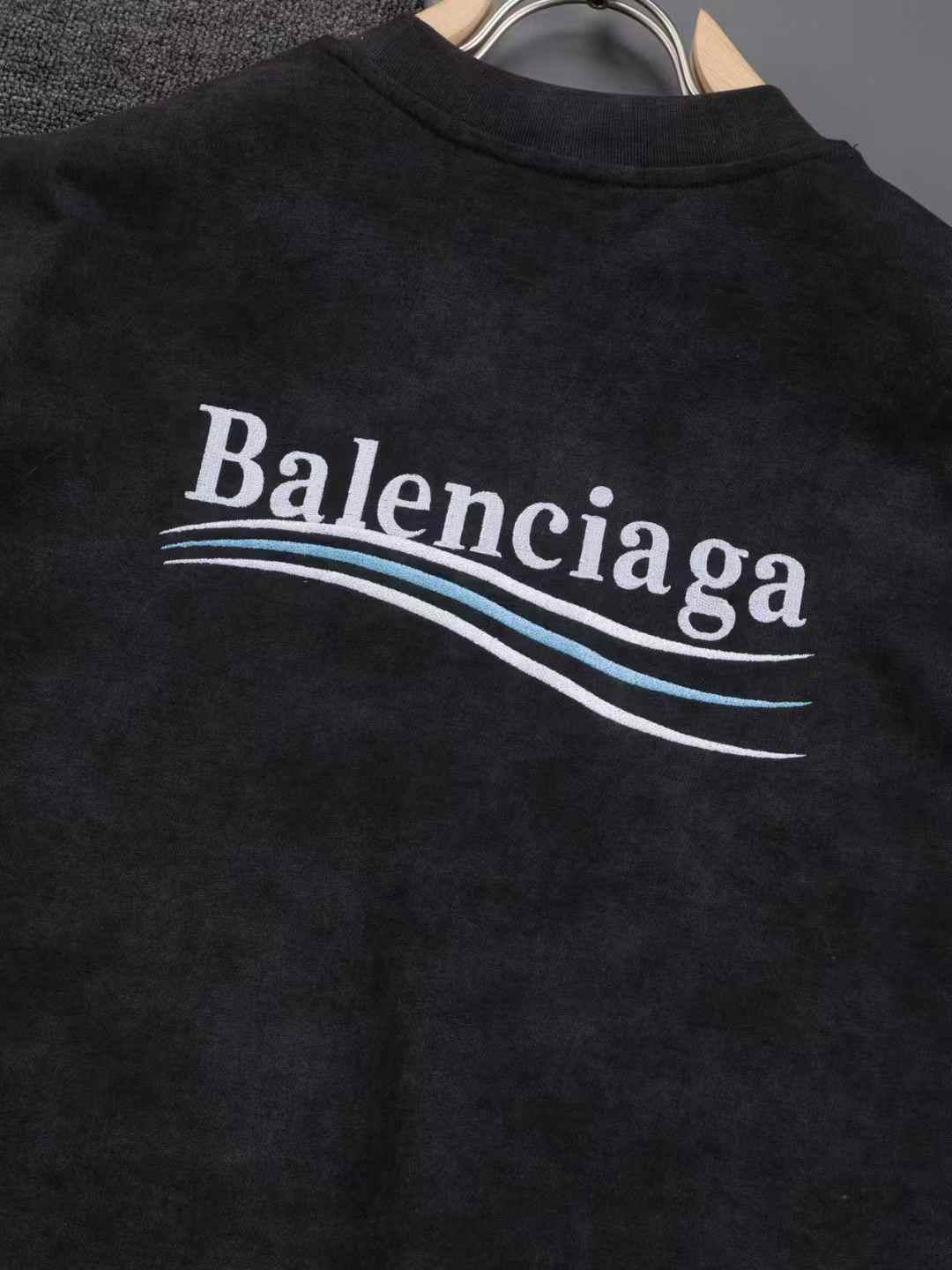 Neues Farbschema für T-Shirts nach dem neuesten Modetrend
