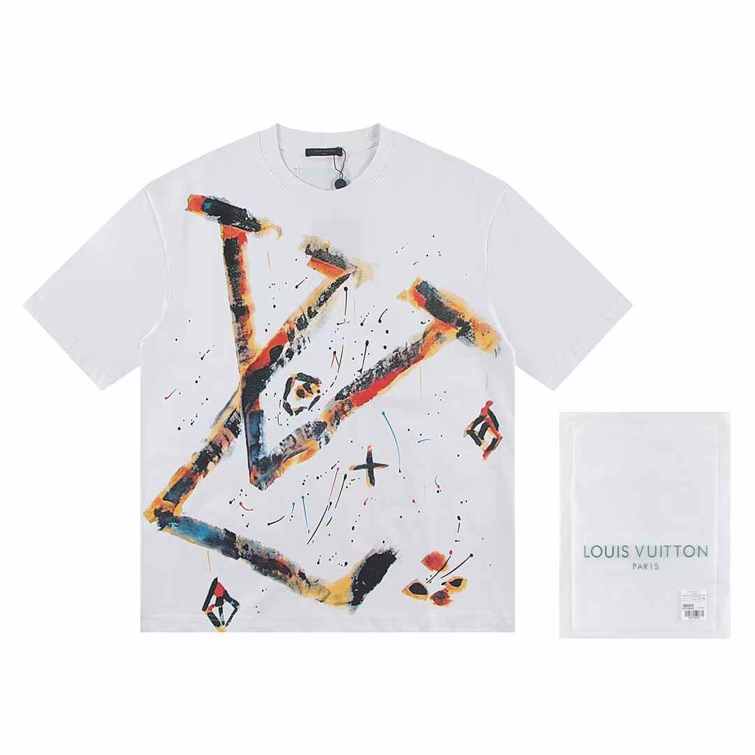 Neues farbenfrohes bedrucktes T-Shirt
